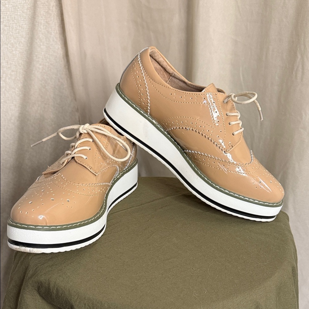 Elegant Beige Platform Loafers